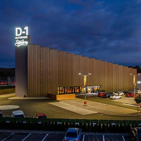 Hotel D1 奥斯特罗瓦西斯 外观 照片